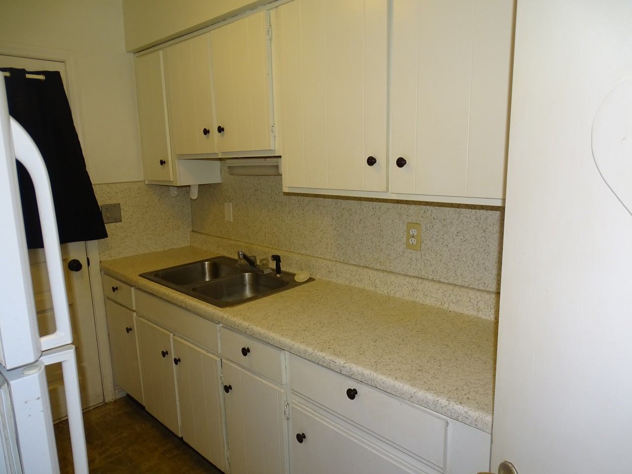 307 E Coomer St #6 - Photo 5 of 11