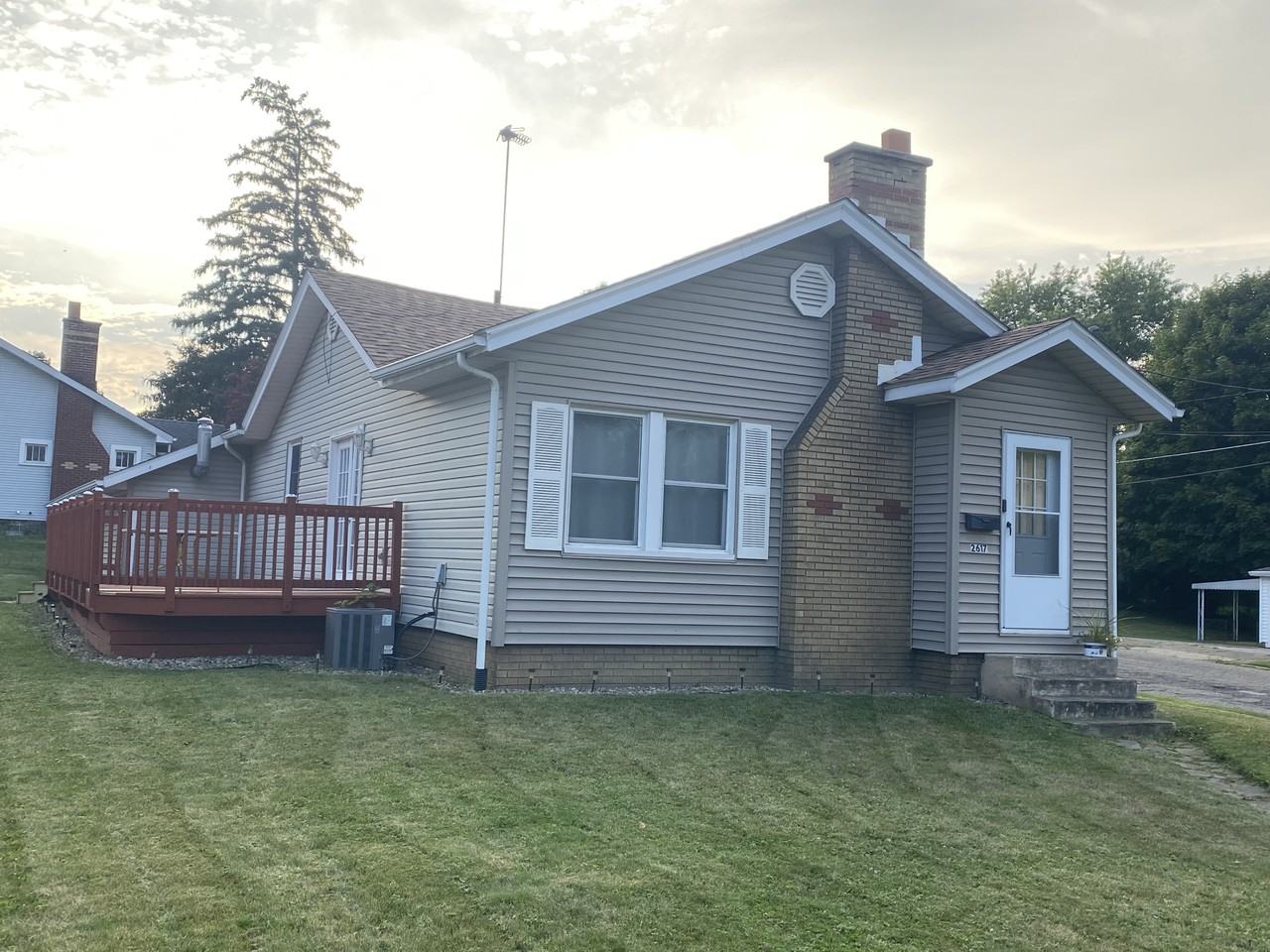 2617 Maple Ave Ne #NA - Photo 2 of 49