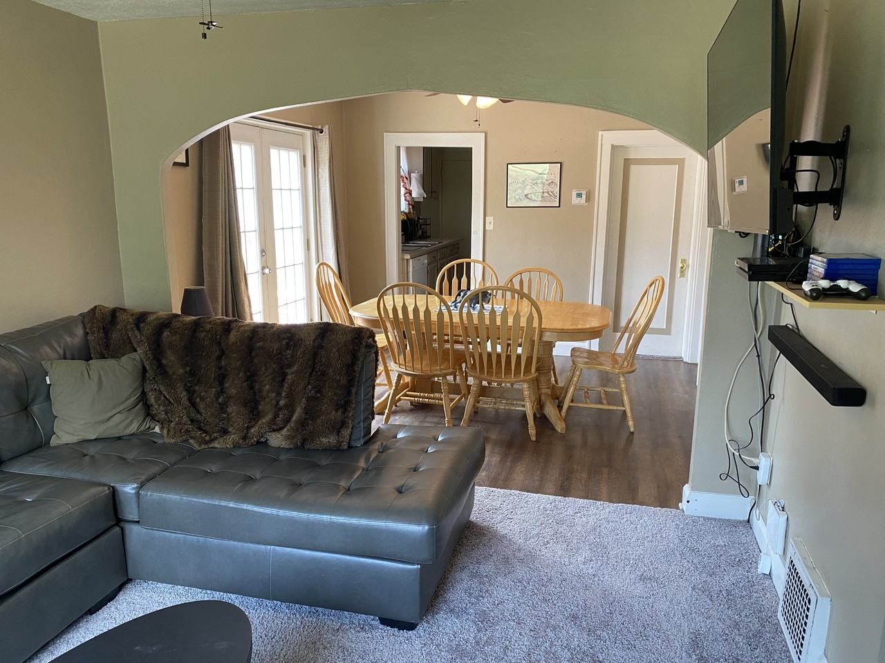 2617 Maple Ave Ne #NA - Photo 4 of 49