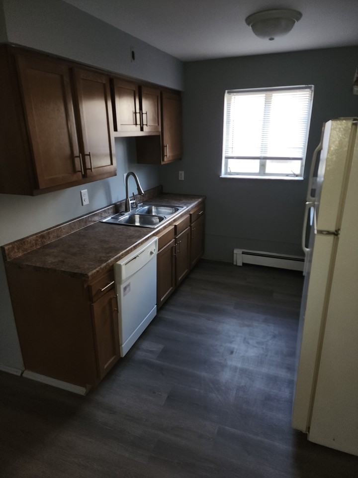 504 Olden Ave #4 - Photo 4 of 4