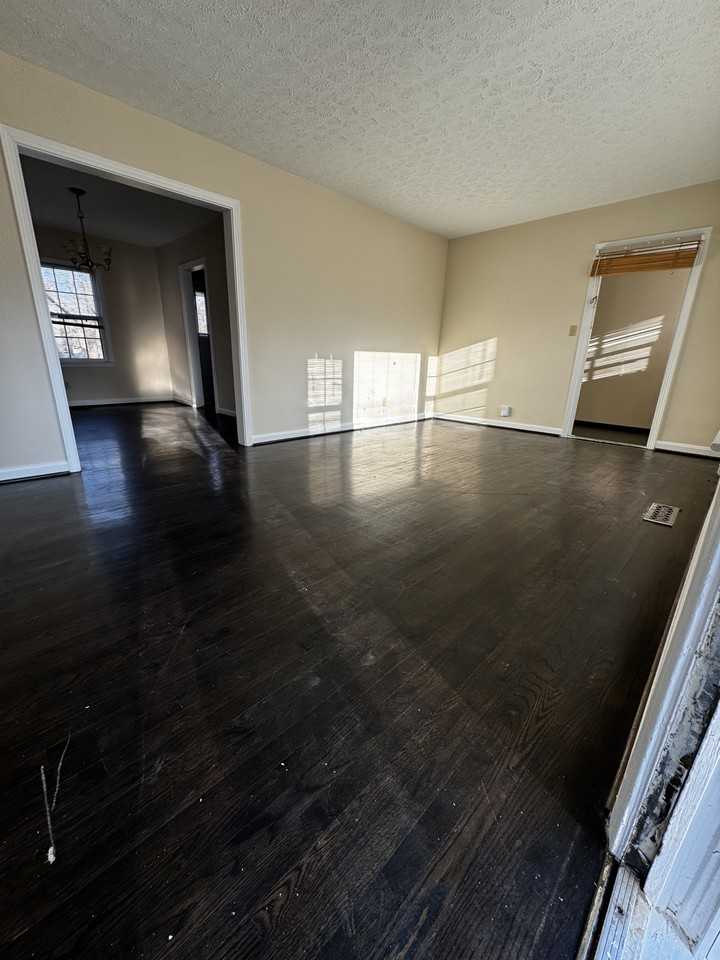 1889 Clearwater Dr Se #NA - Photo 3 of 8