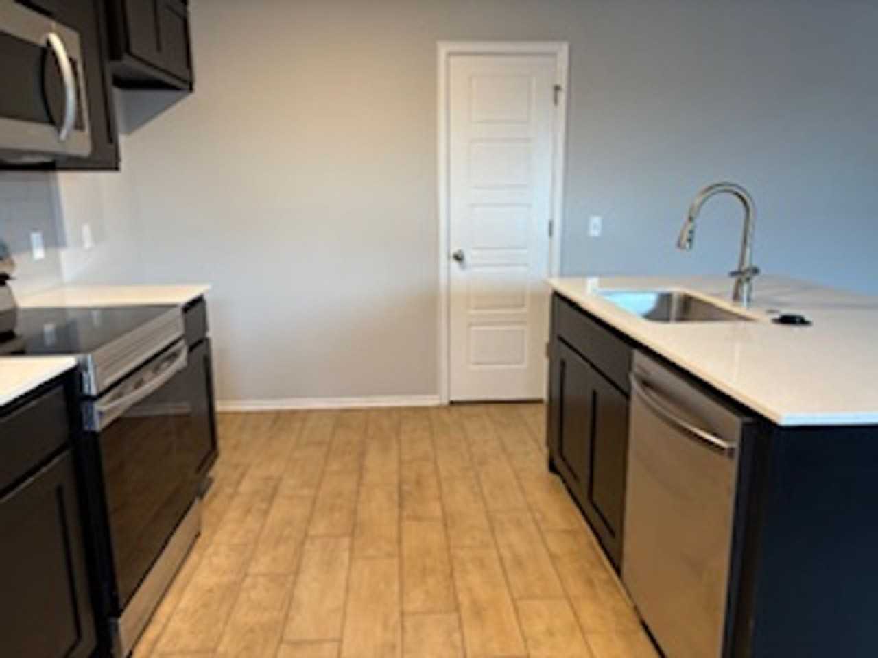 3900 Central Park Dr #111 - Photo 5 of 17