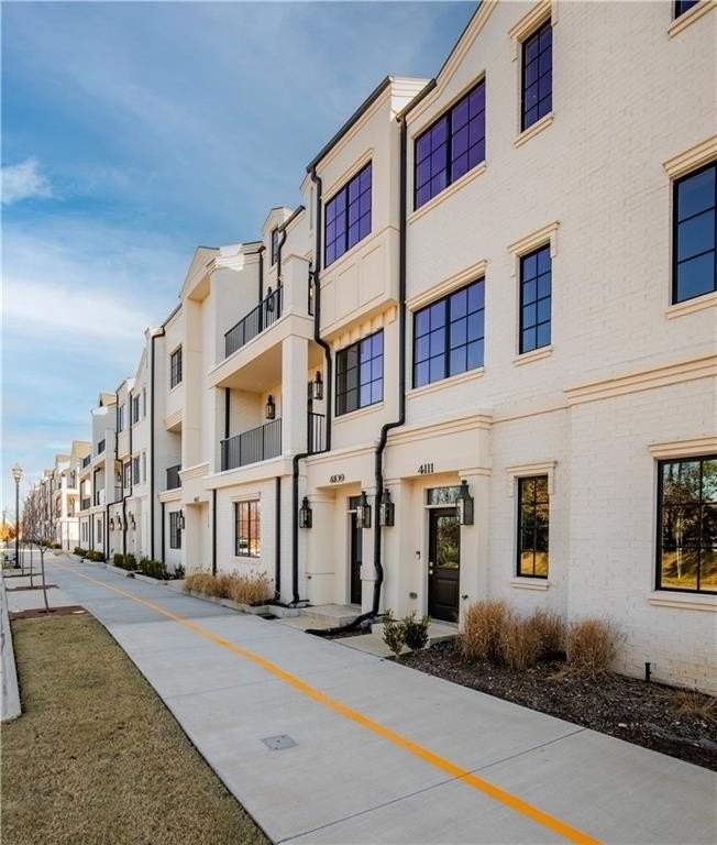 4111 S Champions Dr - Photo 3 of 28