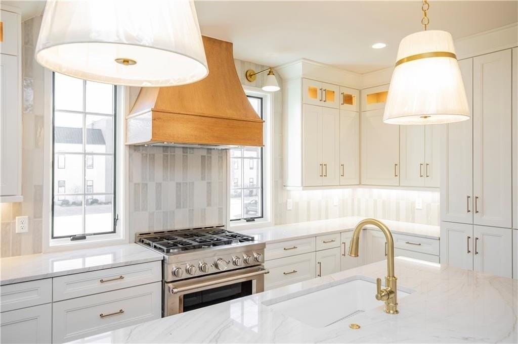 4111 S Champions Dr - Photo 4 of 28