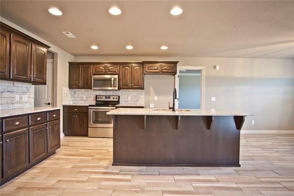 728 Nw 64th Ave - Photo 6 of 28