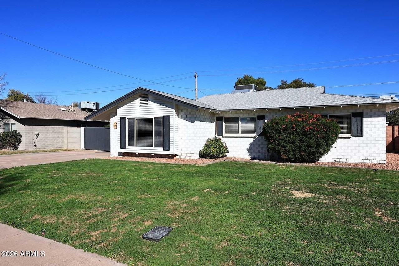 8302 E Indianola Ave - Photo 2 of 50