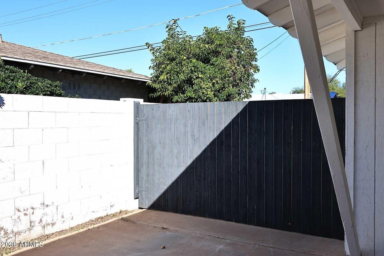 8302 E Indianola Ave - Photo 6 of 50