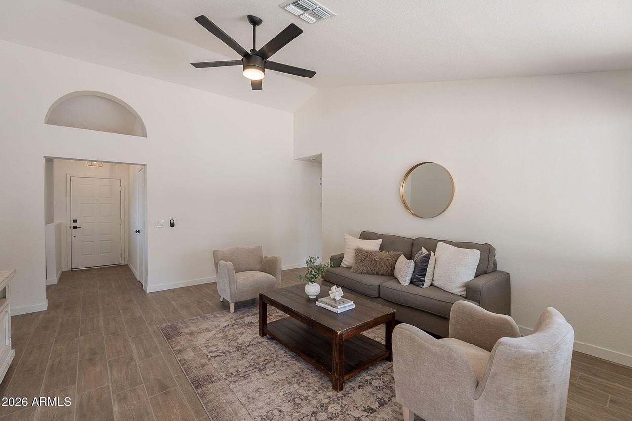 3608 W Fairview Ln - Photo 5 of 47