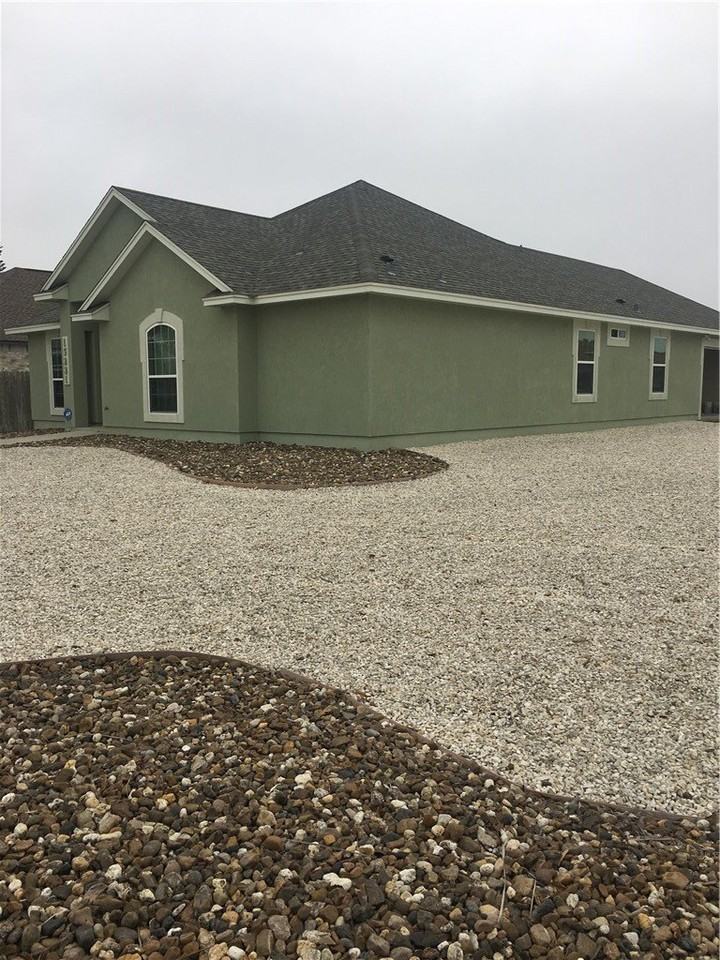 15221 Barataria Dr - Photo 3 of 9