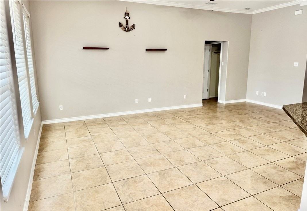 1501 Oak Hill Dr - Photo 6 of 12