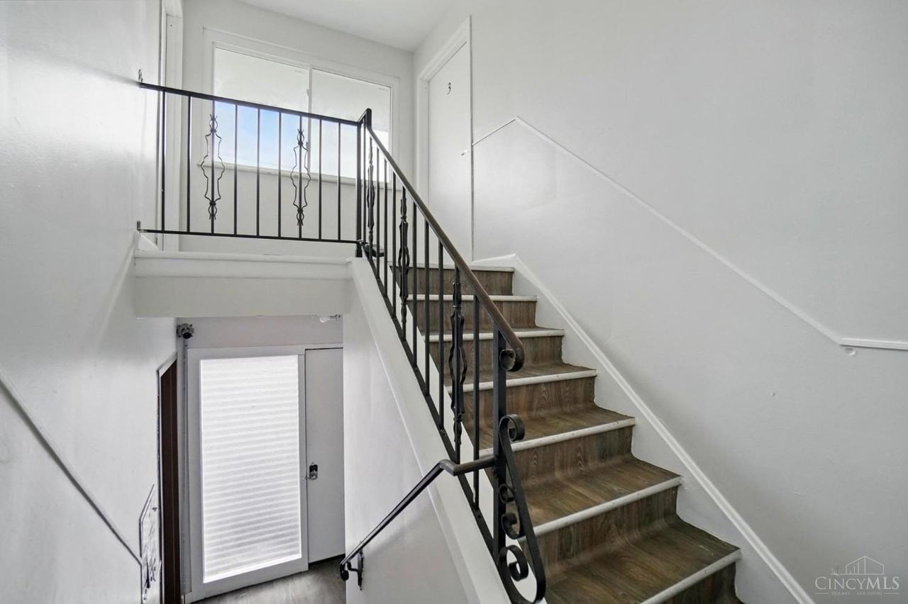 7839 Newbedford Ave Apt 4 #4 - Photo 4 of 19