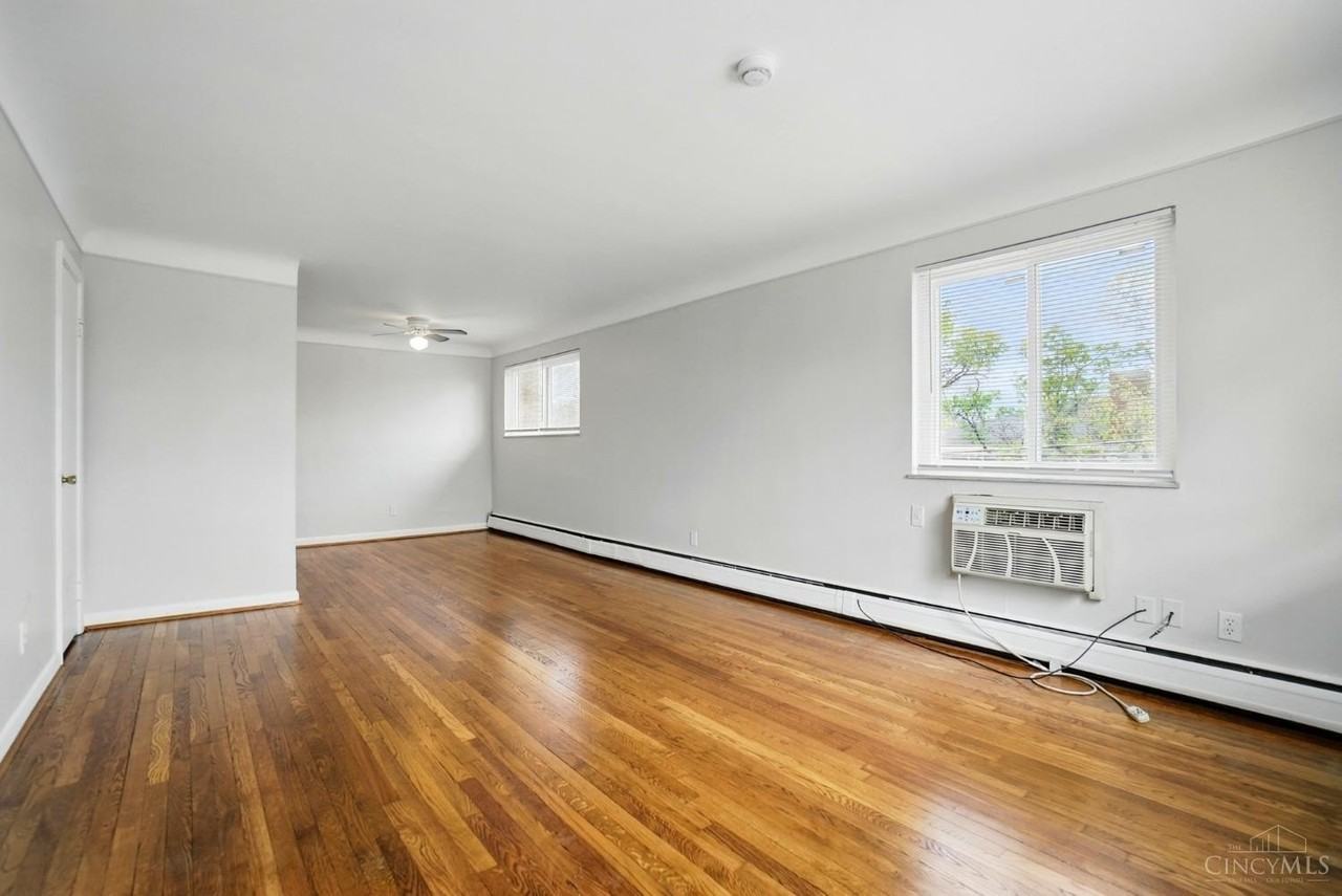 7839 Newbedford Ave Apt 4 #4 - Photo 6 of 19