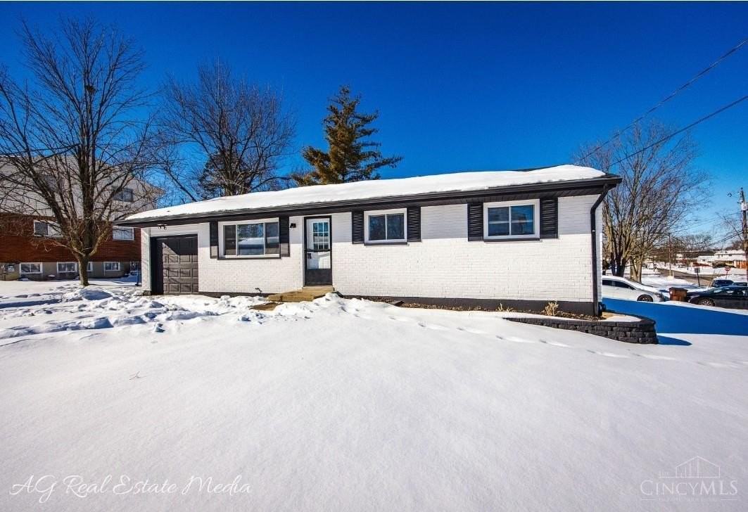 972 Glasgow Dr - Photo 3 of 30