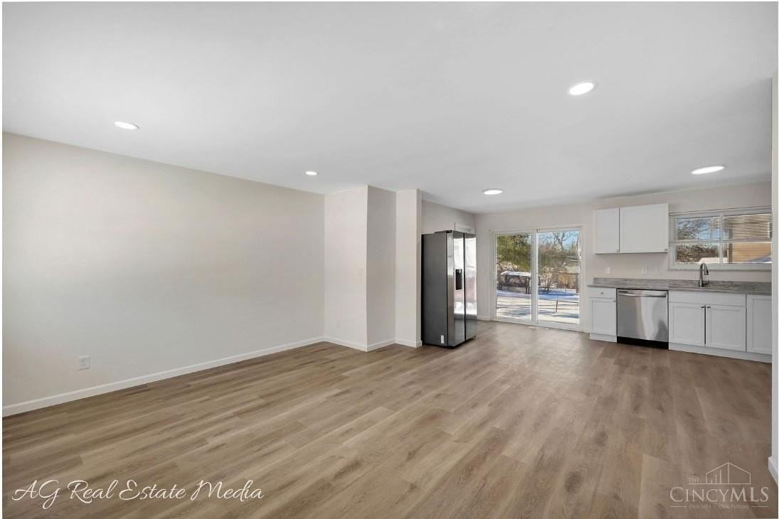 972 Glasgow Dr - Photo 6 of 30