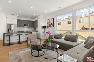 1228 N Sycamore Ave - Photo 1 of 1