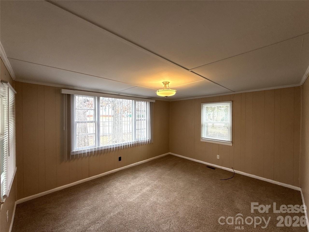 3131 Seymour Dr - Photo 2 of 9