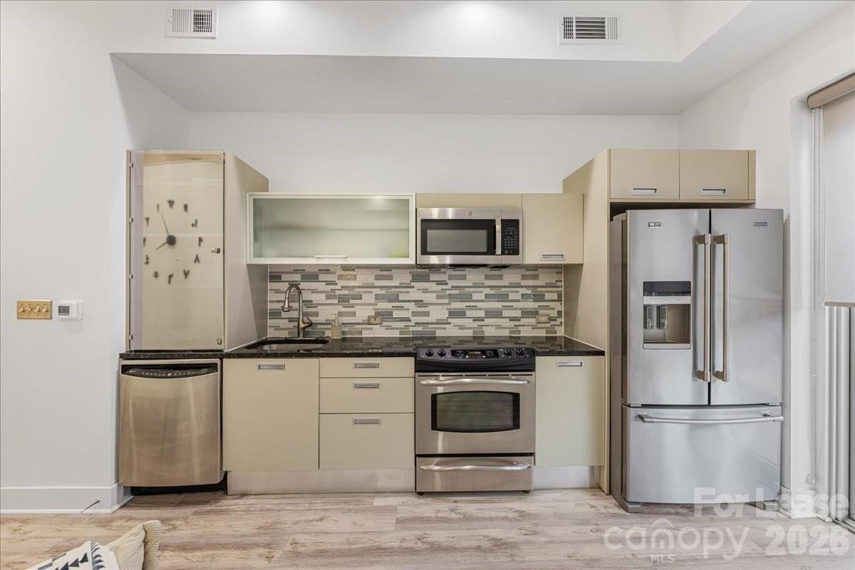 1133 Metropolitan Ave Unit 211 #211 - Photo 4 of 21