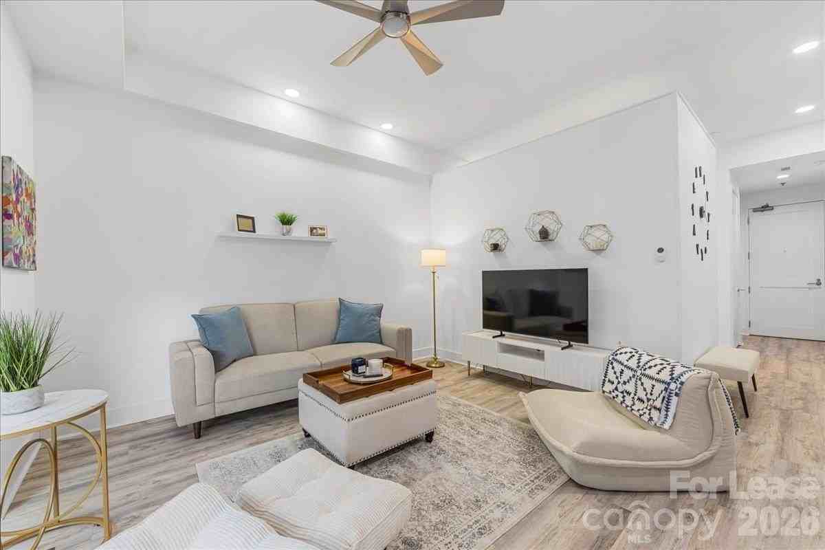 1133 Metropolitan Ave Unit 211 #211 - Photo 7 of 21