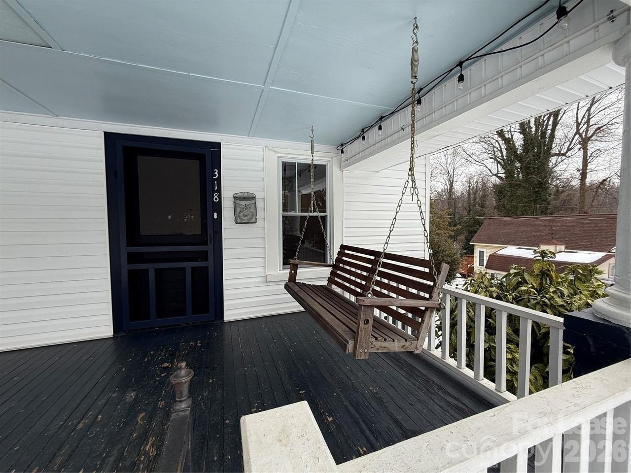 318 N Academy St - Photo 3 of 19