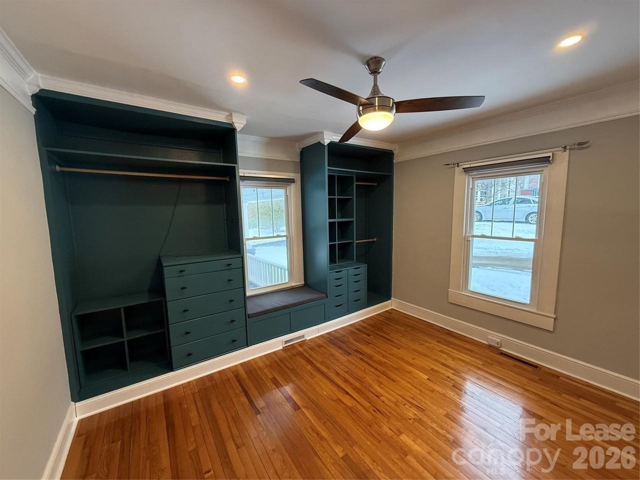 318 N Academy St - Photo 6 of 19