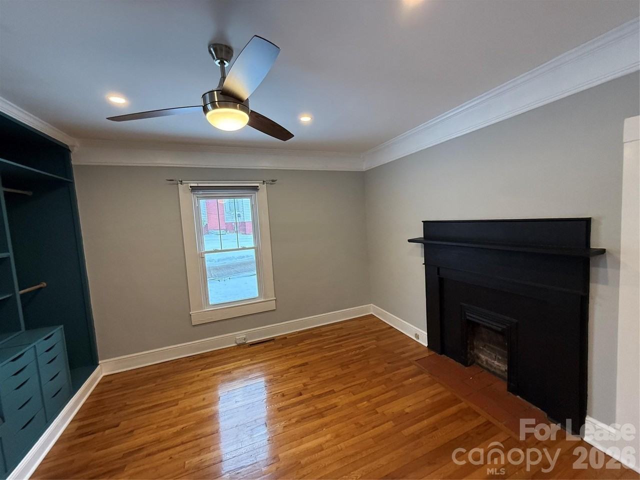 318 N Academy St - Photo 7 of 19