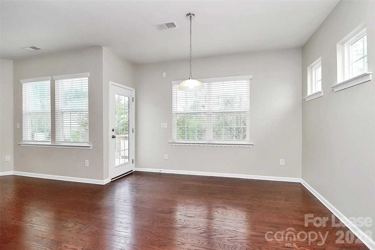 10322 Winyah Bay Ln - Photo 4 of 40