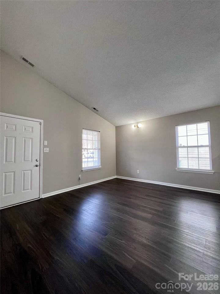 12128 Stewarts Crossing Dr - Photo 4 of 19