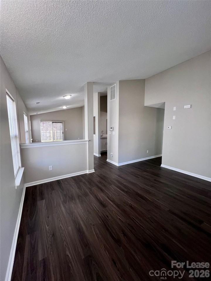 12128 Stewarts Crossing Dr - Photo 5 of 19