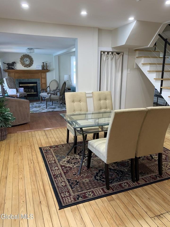 218 Washington St - Photo 3 of 10