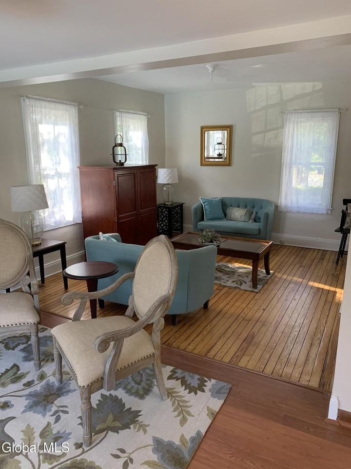 218 Washington St - Photo 6 of 10