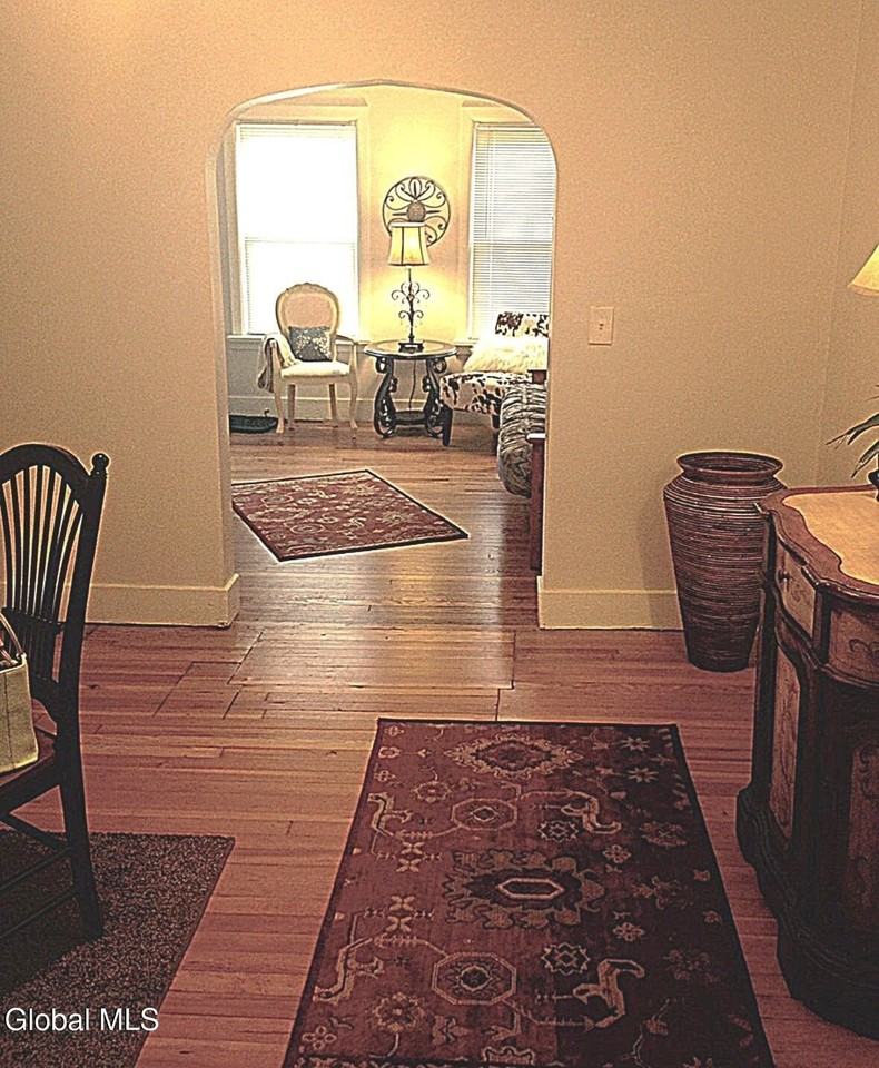 164 Clinton St - Photo 2 of 7