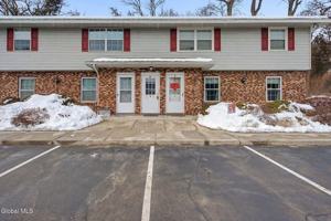 featured image of 25A Pine Ln Apt 6 #6