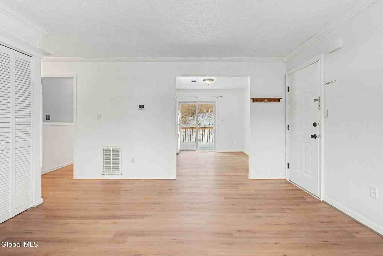 25A Pine Ln Apt 6 #6 - Photo 5 of 17