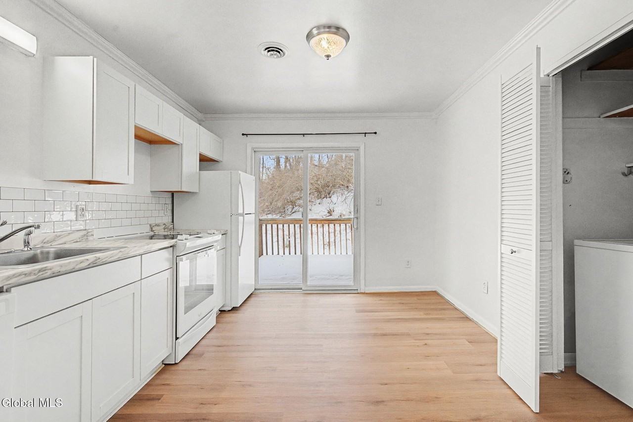 25A Pine Ln Apt 6 #6 - Photo 7 of 17