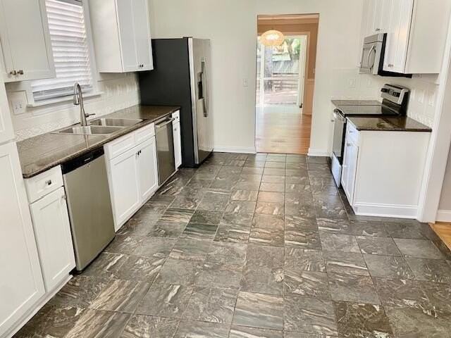 1279 Deep Water Dr - Photo 2 of 26