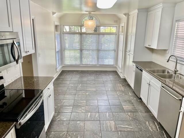 1279 Deep Water Dr - Photo 3 of 26