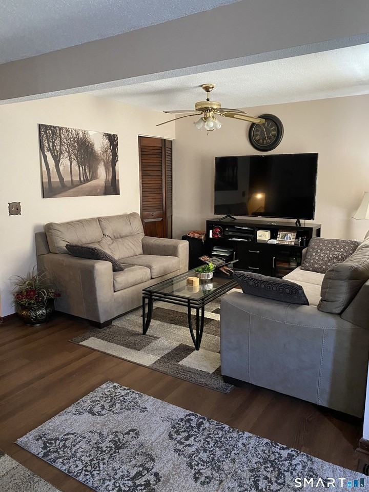 630 Longfellow Dr - Photo 7 of 13