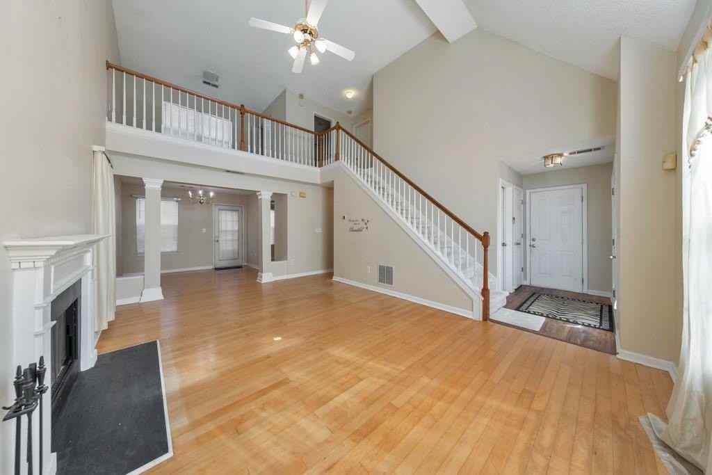 2025 Baramore Oaks Dr - Photo 4 of 29