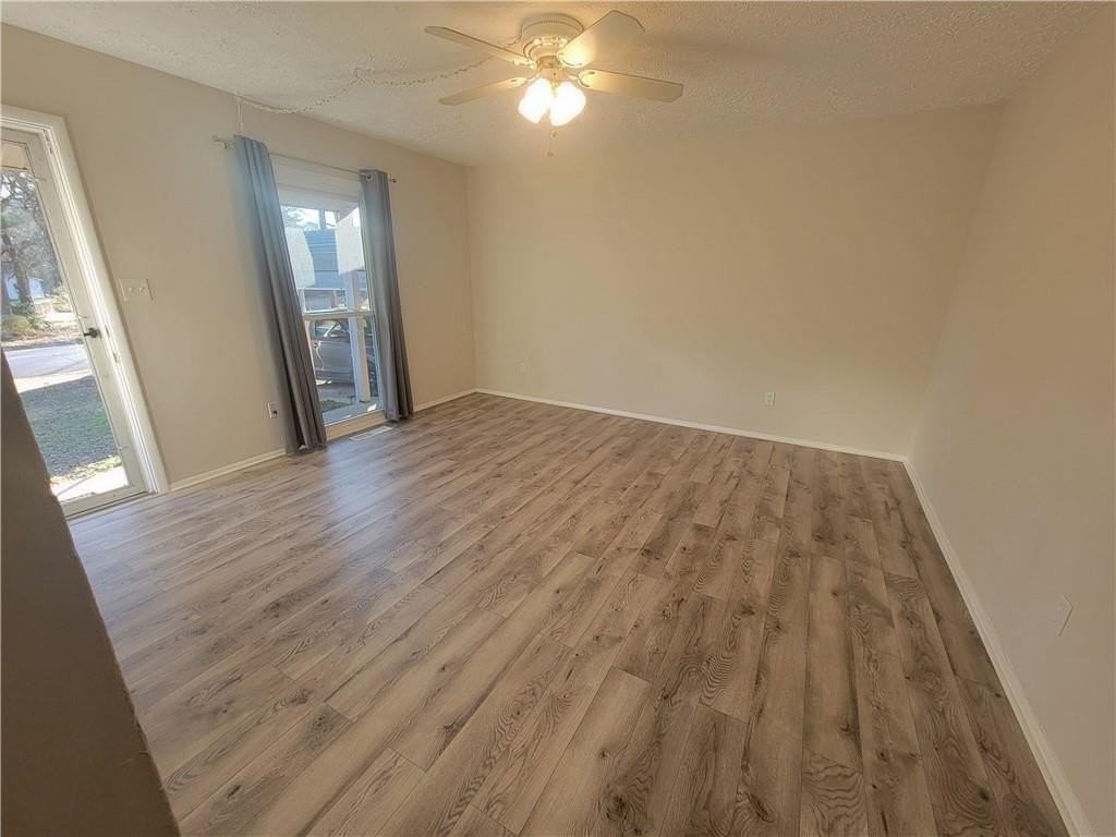 1326 Lori Ct - Photo 4 of 15