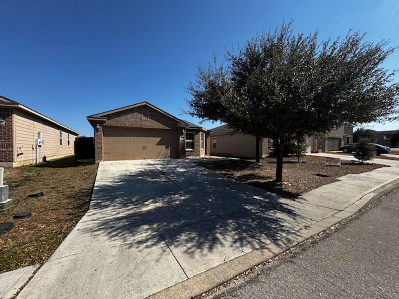 6616 Luckey Sq - Photo 2 of 31