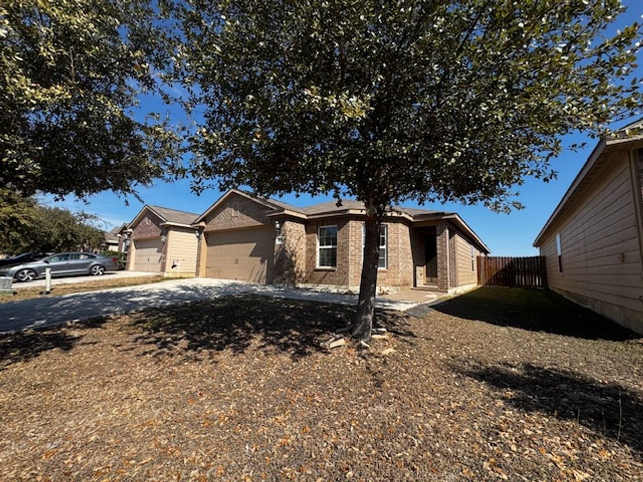6616 Luckey Sq - Photo 3 of 31