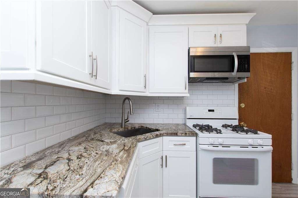 3660 Peachtree Rd Ne Apt J5 #J5 - Photo 2 of 10