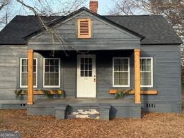 featured image of 221 N Forest Ave