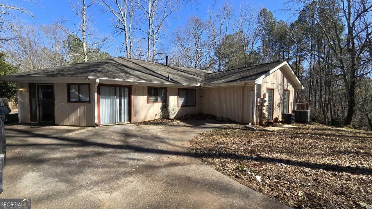 209 Hillcrest Dr - Photo 3 of 28