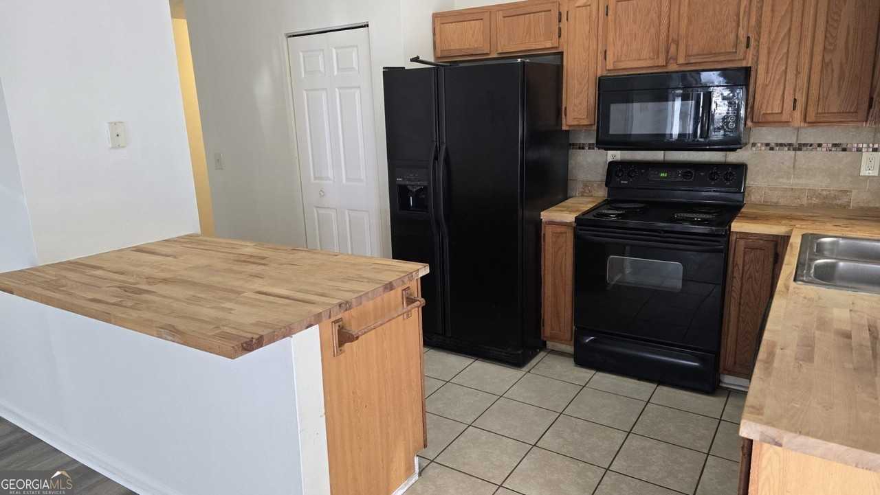 209 Hillcrest Dr - Photo 7 of 28