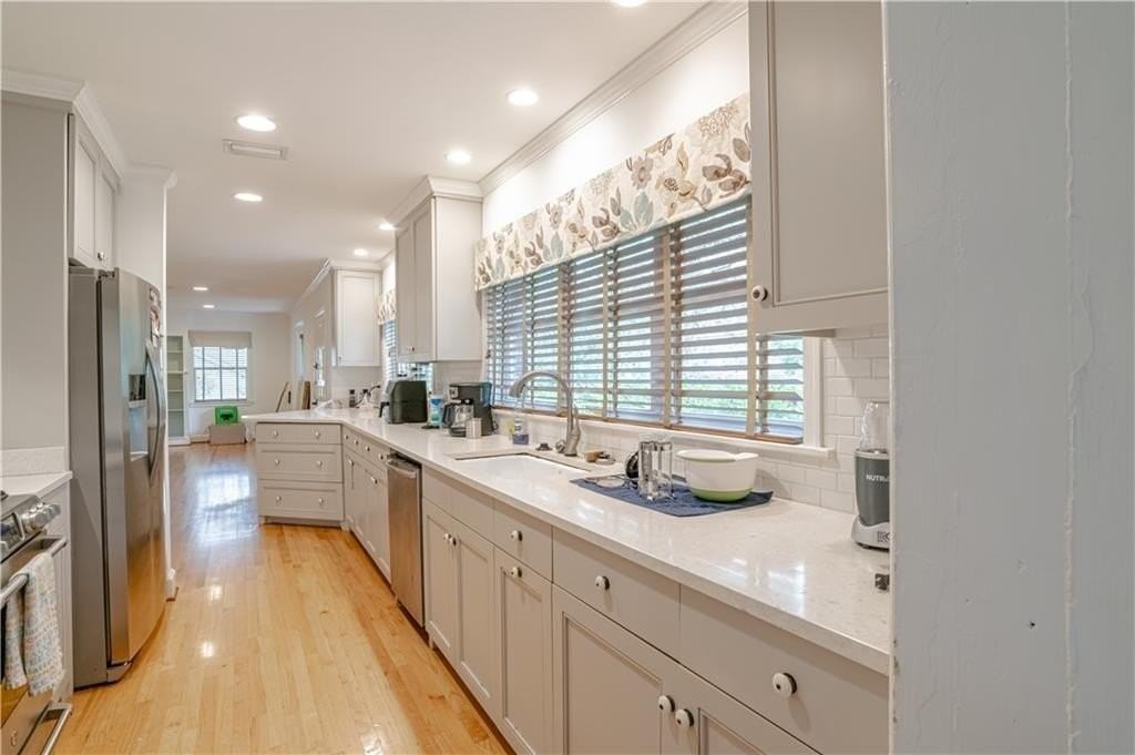 324 Dalewood Dr - Photo 7 of 38