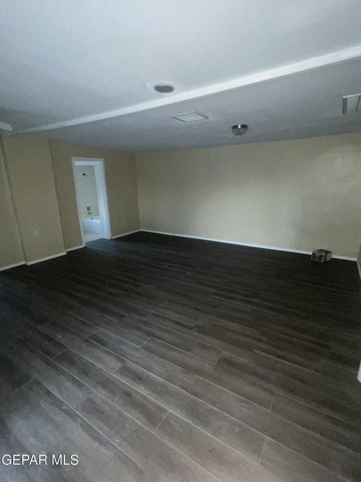 3017 Altura Ave #8 - Photo 5 of 19