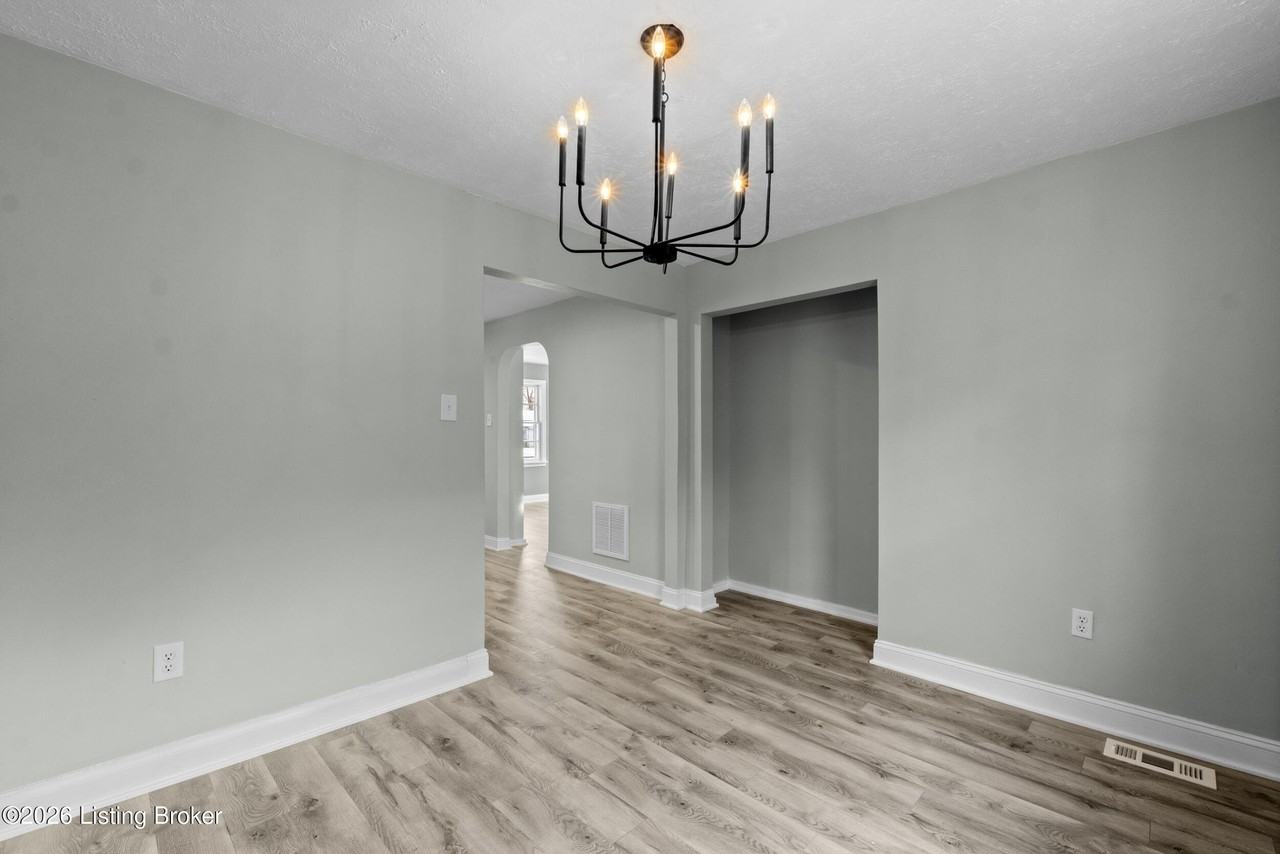 1710 Pershing Ave - Photo 6 of 30