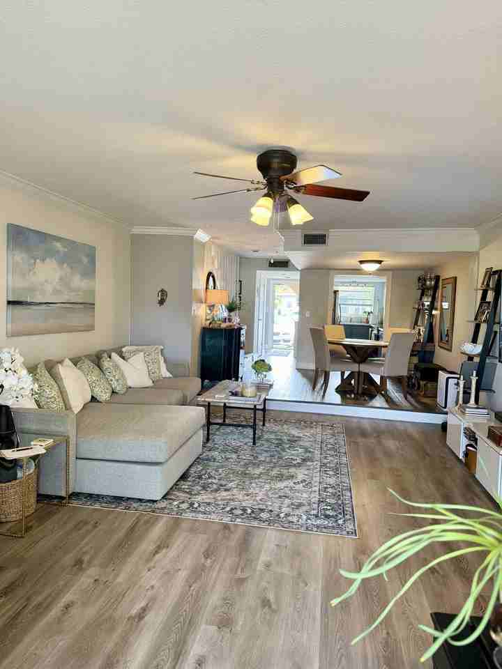 1861 Se 4th St - Photo 5 of 20