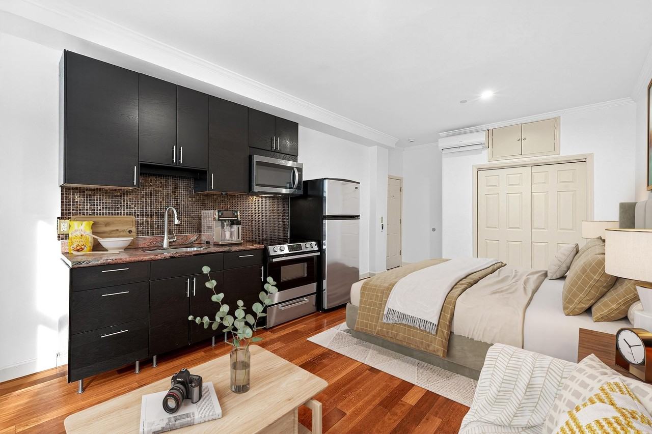 262 Warren St #2 - Photo 3 of 11